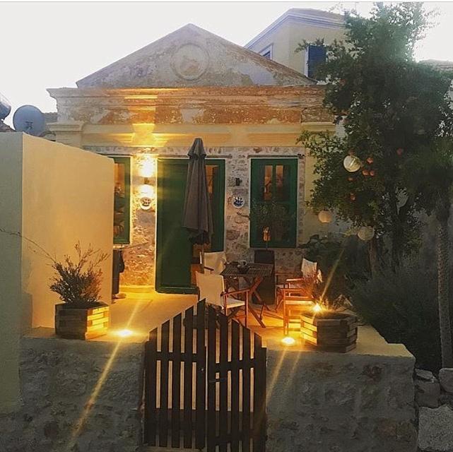 Hypate, Traditional Island Cottage Chalki Town Exterior foto